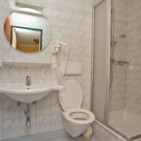 מלון Seehang Garni 3*